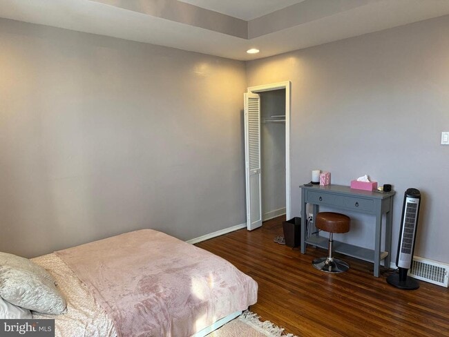 Building Photo - 6234 Cottage St