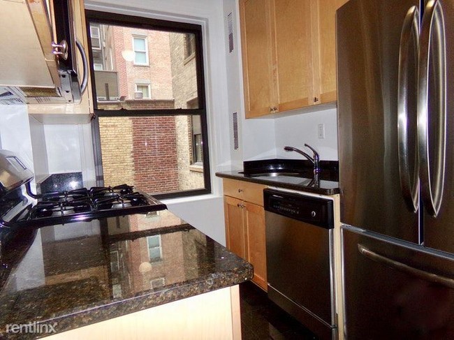 Building Photo - 116 E 80th St