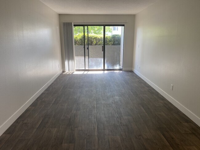 Foto del edificio - 598 Murray Blvd