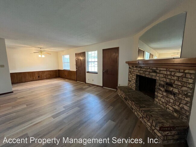 Foto del edificio - 3 br, 2 bath House - 109 East Canton Street