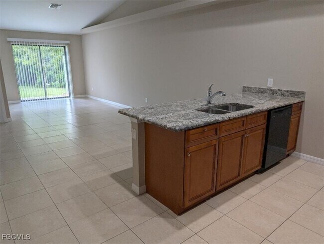 Foto del edificio - 4712 SE 4th Pl