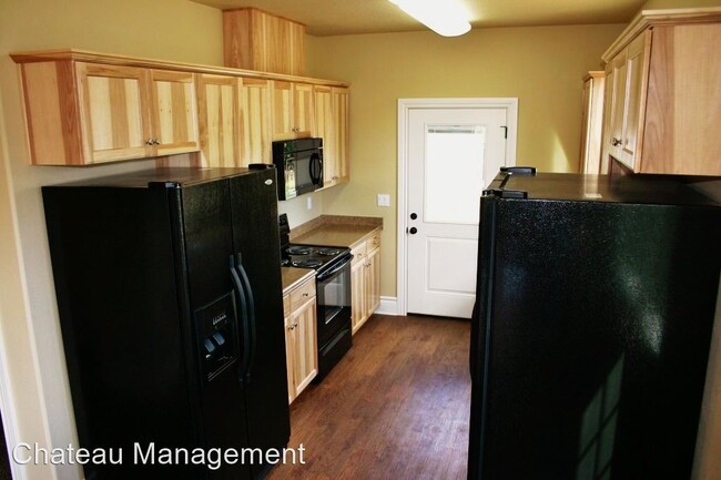 Building Photo - 5 br, 6 bath House - 3804 SW West Hills Rd.