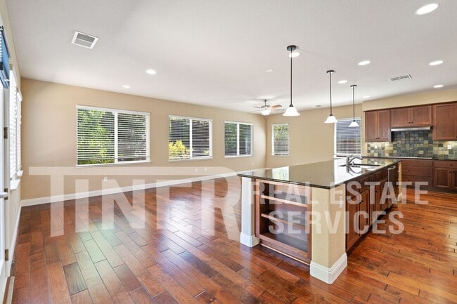 Building Photo - 949 Station House Ln