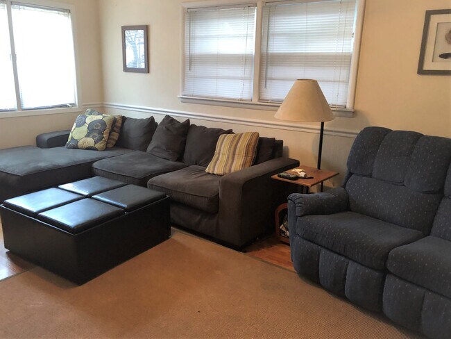 Living Room - 3642 Sargent St