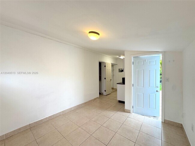 Foto del edificio - 2461 NW 5th St