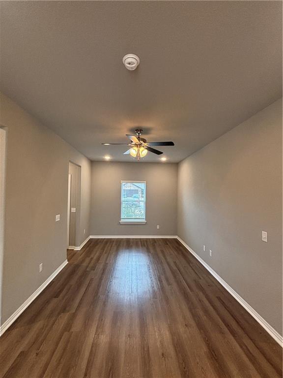 Foto del edificio - 321 Grove Ln