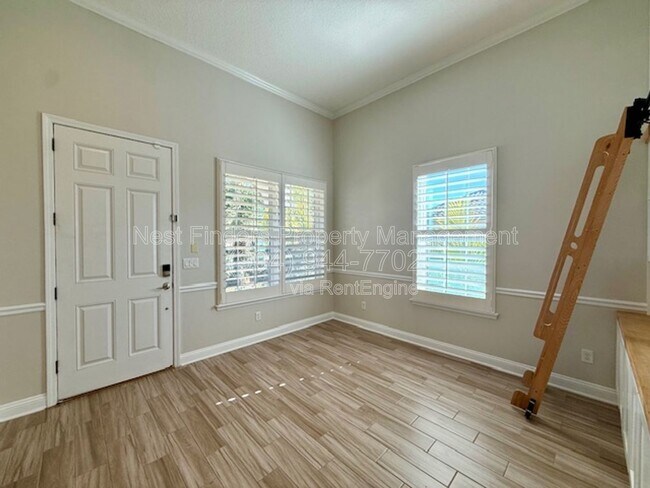 Foto del edificio - 628 Town Plaza Ave