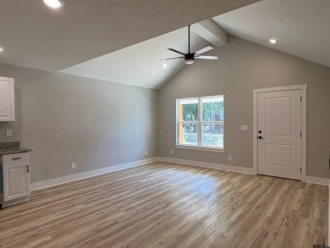 Building Photo - 492 Post Oak Dr