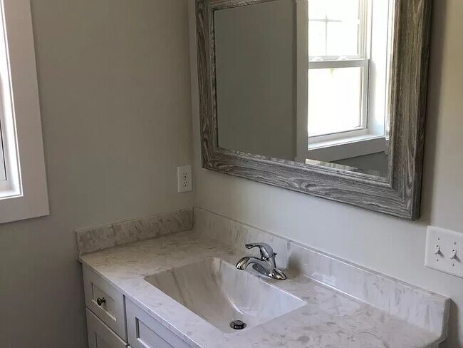 Foto del edificio - 79 N St Ext