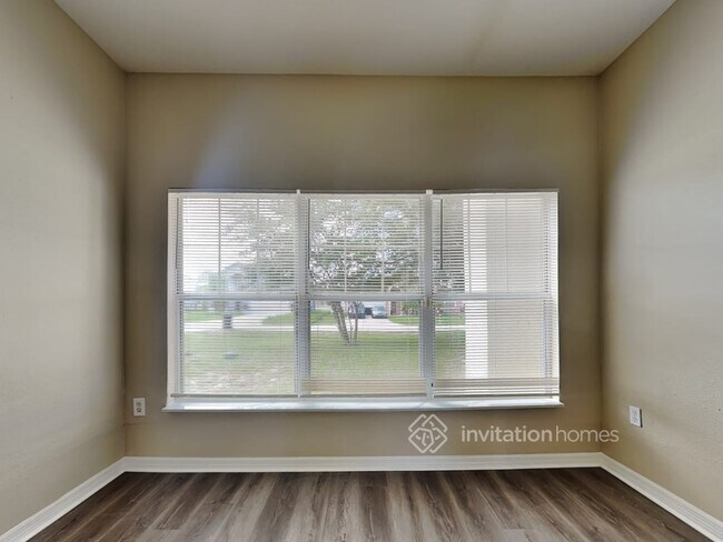 Building Photo - 536 Big Sioux Ct