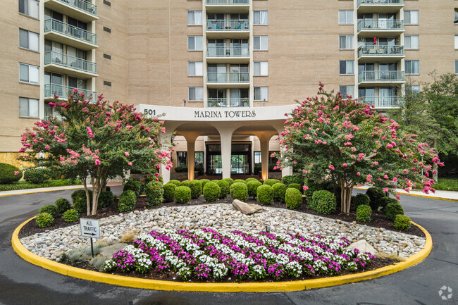 Building Photo - Marina Towers