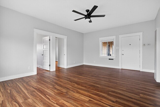 Foto del edificio - 905 Cherry Ave