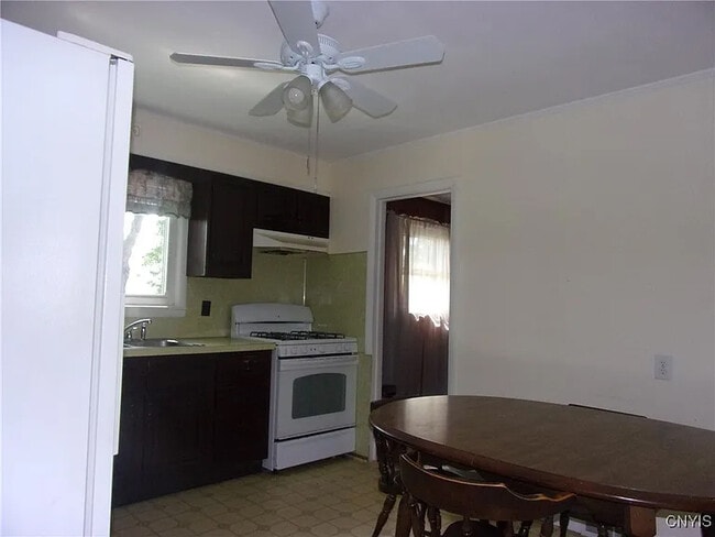 Foto del edificio - 223 W Molloy Rd