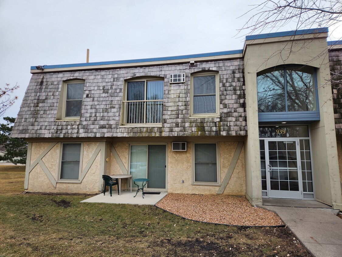Foto principal - 939-911 11th Ave S