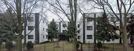 Building Photo - 7621 N Sheridan Rd