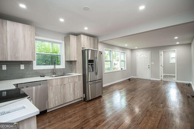 Foto del edificio - 537 Trabert Ave NW