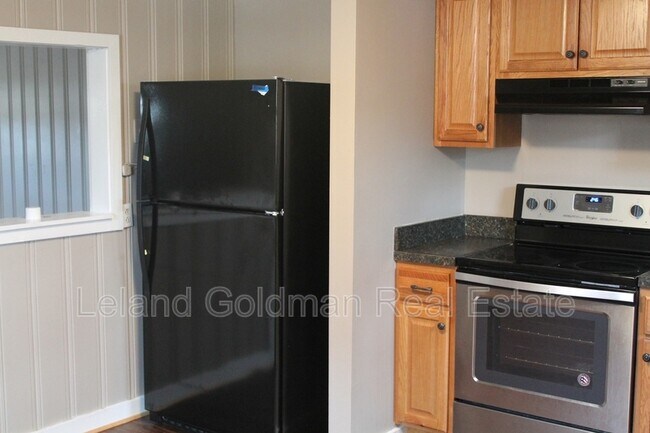 Building Photo - 2425 Juniper St