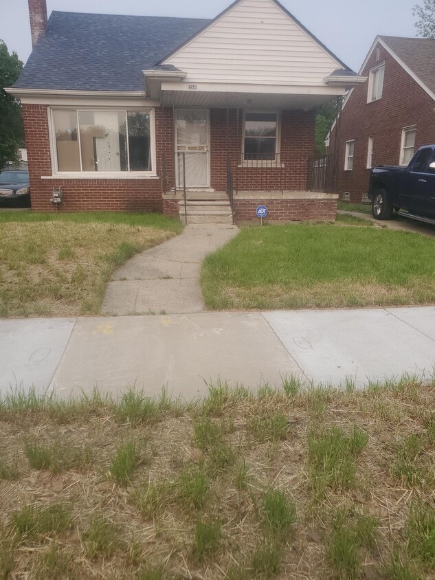 Foto principal - 12840 Grandmont Ave