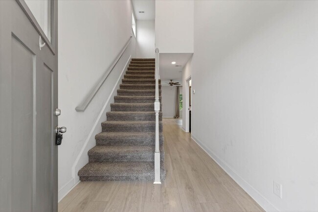 Foto del edificio - 4 Bedroom Pet Friendly Home For Rent with Club House, Comm. Pool, & Comm Gym Access!