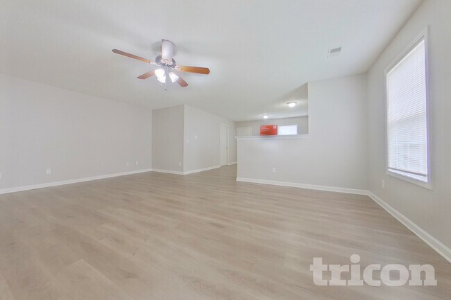 Foto del edificio - 404 Castle Ridge Dr