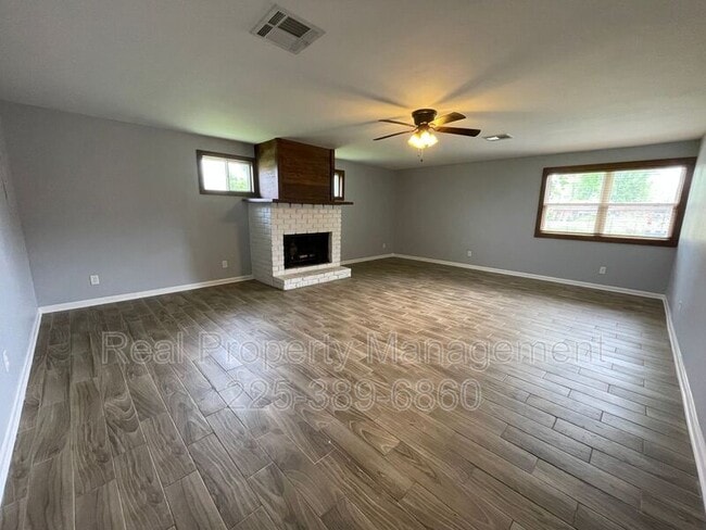 Building Photo - 1340 Bellonia Dr
