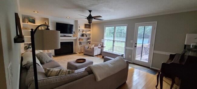 Building Photo - 1578 Fair Oaks Ln