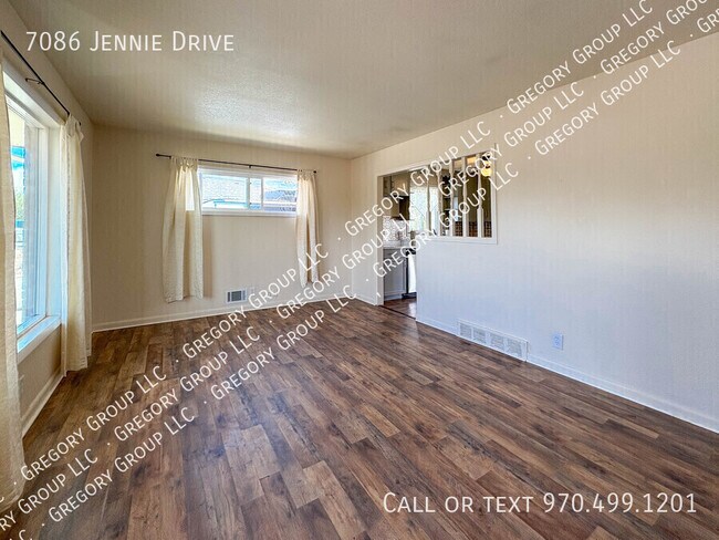 Foto del edificio - 7086 Jennie Dr