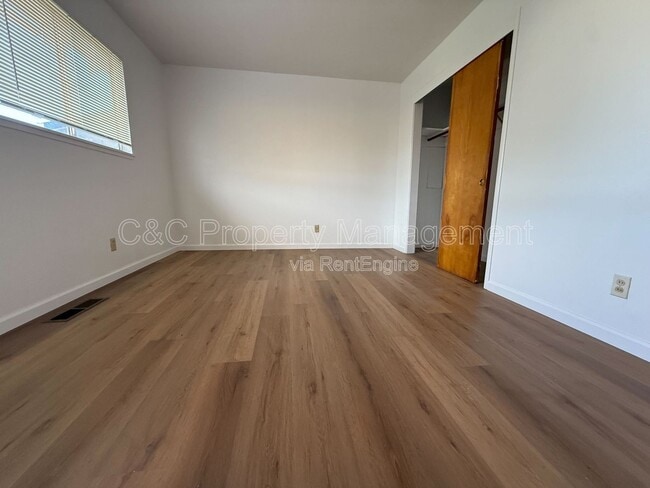 Foto del edificio - 840 Camille Ct