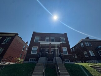 Building Photo - 4562-4566 Varrelmann Ave