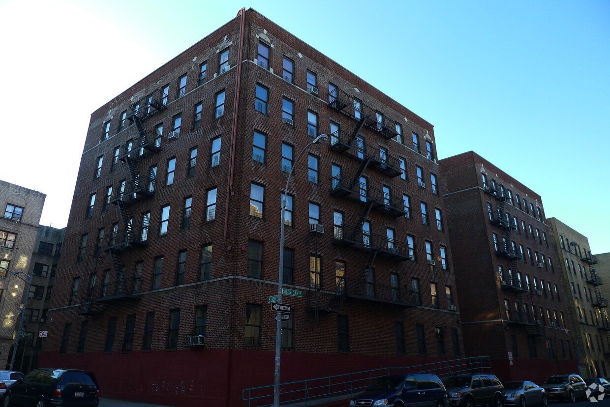 Foto principal - 1264 Sheridan Ave