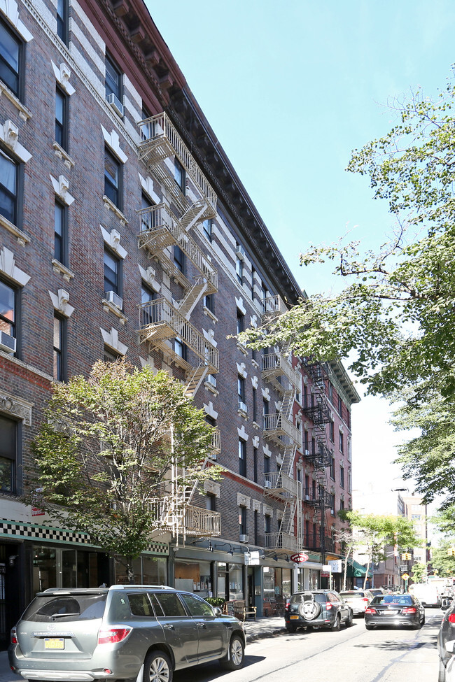 Building Photo - 35 Bedford St