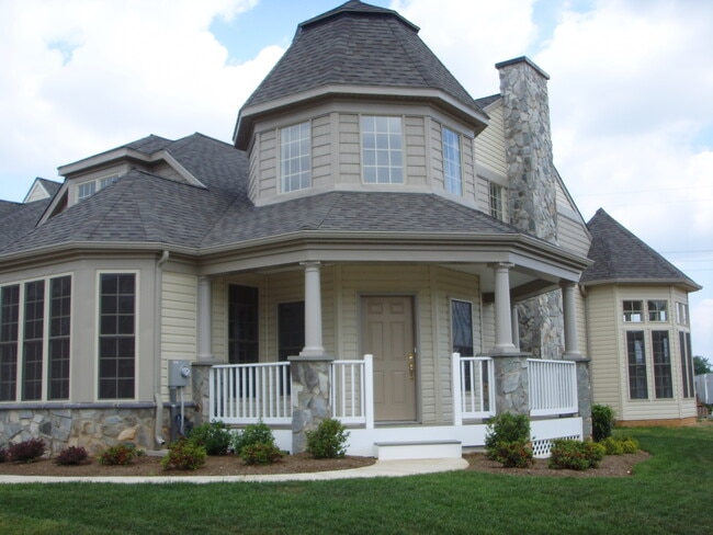 Building Photo - 3017 Sanctuary Ln