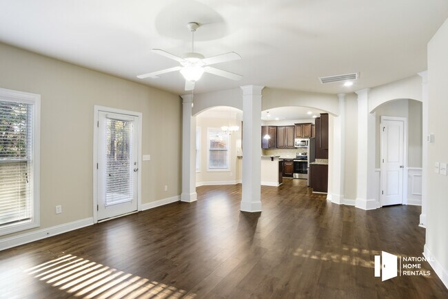 Building Photo - 170 Montauk Dr