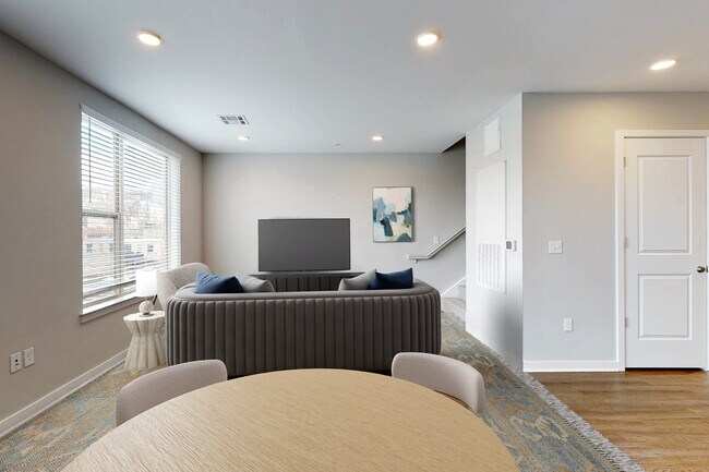 Building Photo - 79 Alexander St