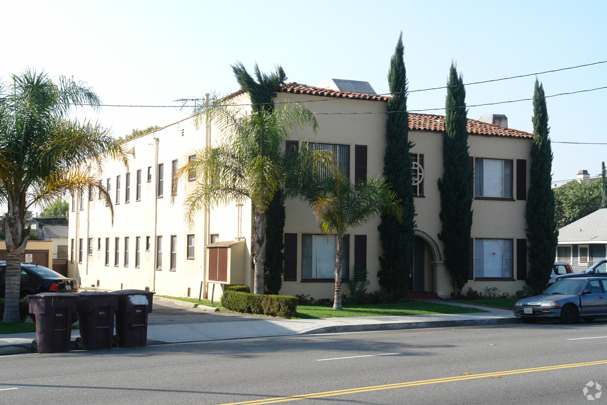 Foto del edificio - Chevy Chase Apartments