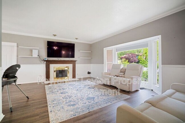 Foto del edificio - 751 Highland Blvd