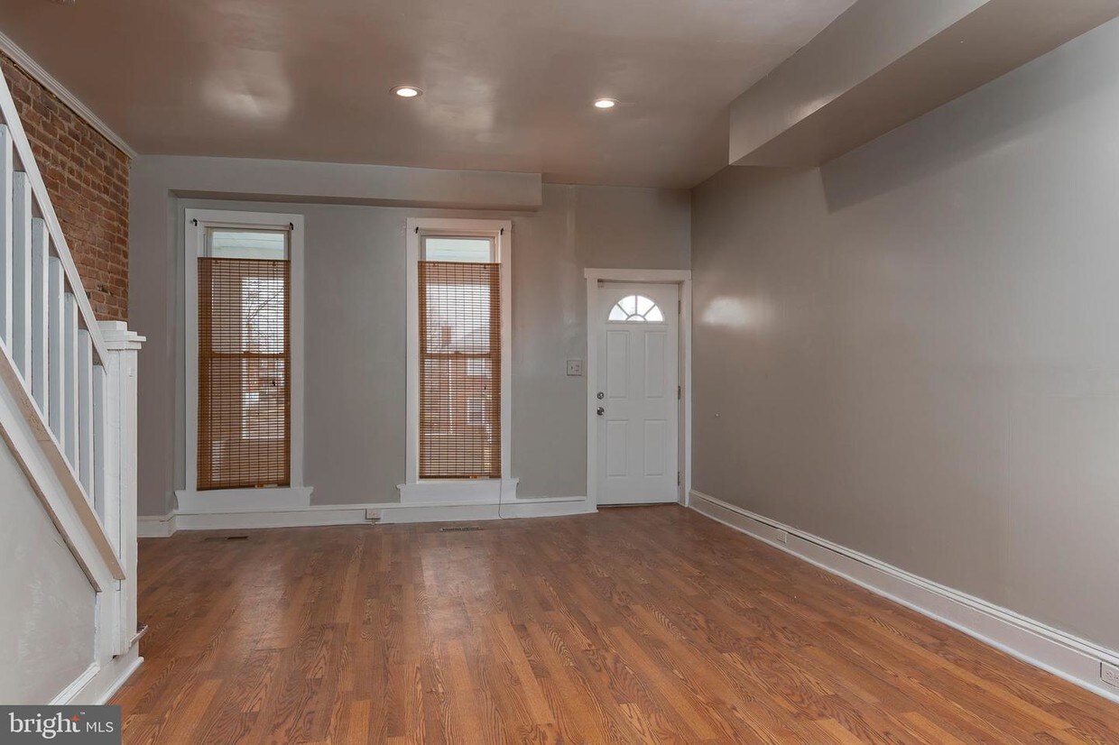 Primary Photo - 2516 N Ellamont St