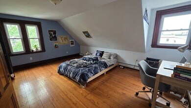 Building Photo - 547 Talbot Ave