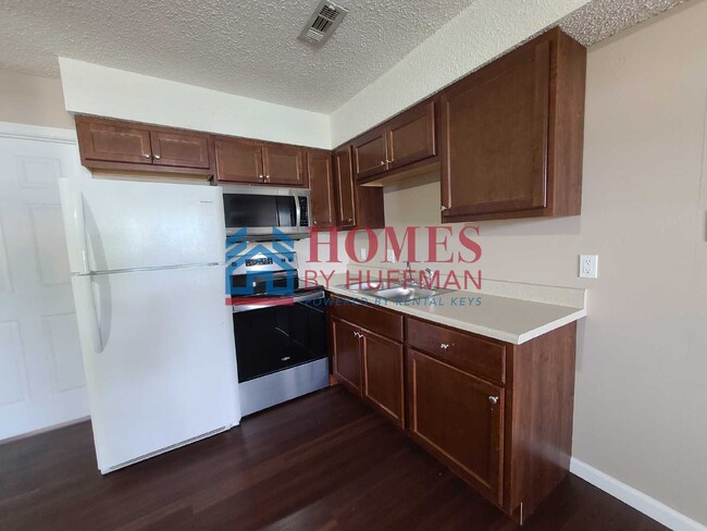 Building Photo - Upstairs One-Bedroom Apartment | Boonville...