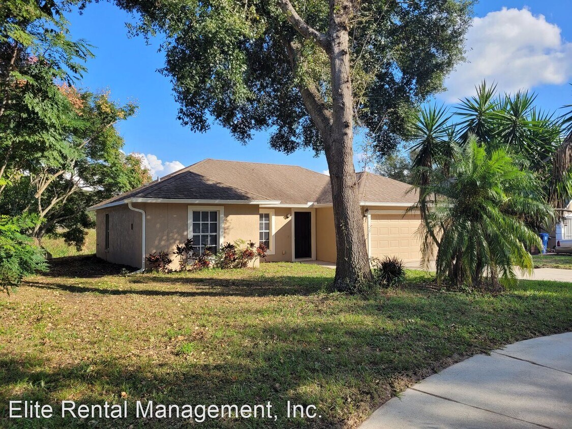 3 br, 2 bath House 307 S. Oakland Ave House Rental in Minneola, FL