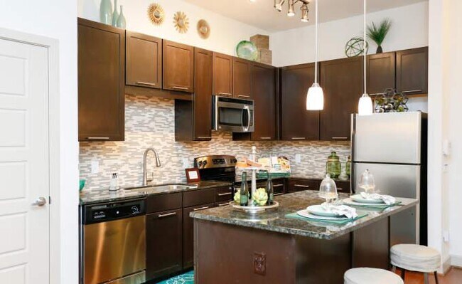 Building Photo - 2 bedroom in Houston TX 77063