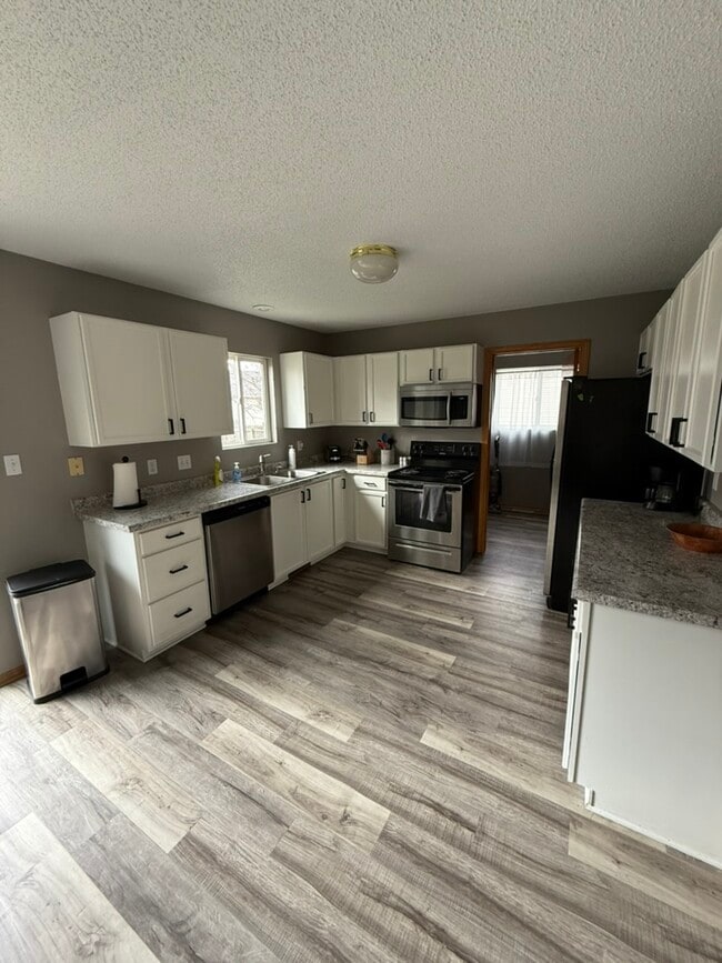 Kitchen - 3006 SW Glenbrooke Blvd