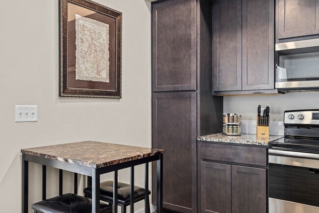 Foto del edificio - 7485 N Lucy Rose Ln