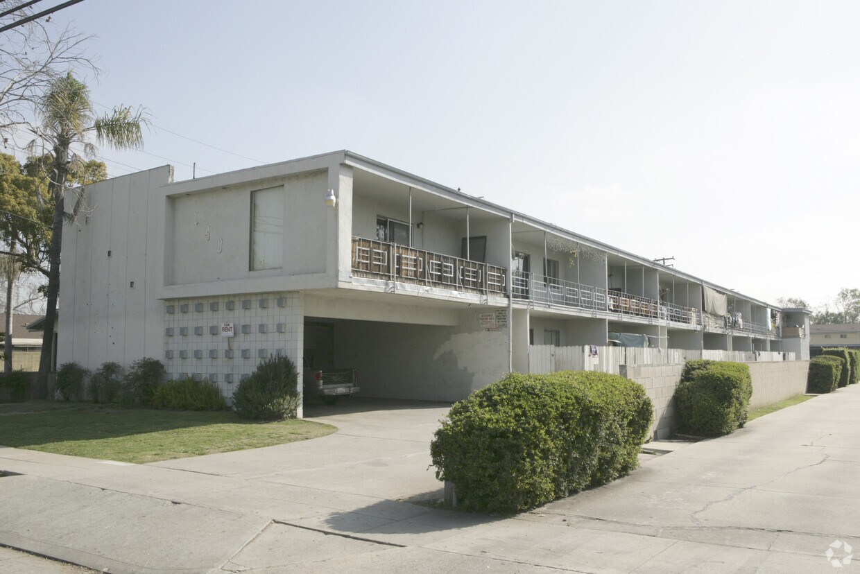 Primary Photo - 148 N Poplar Ave