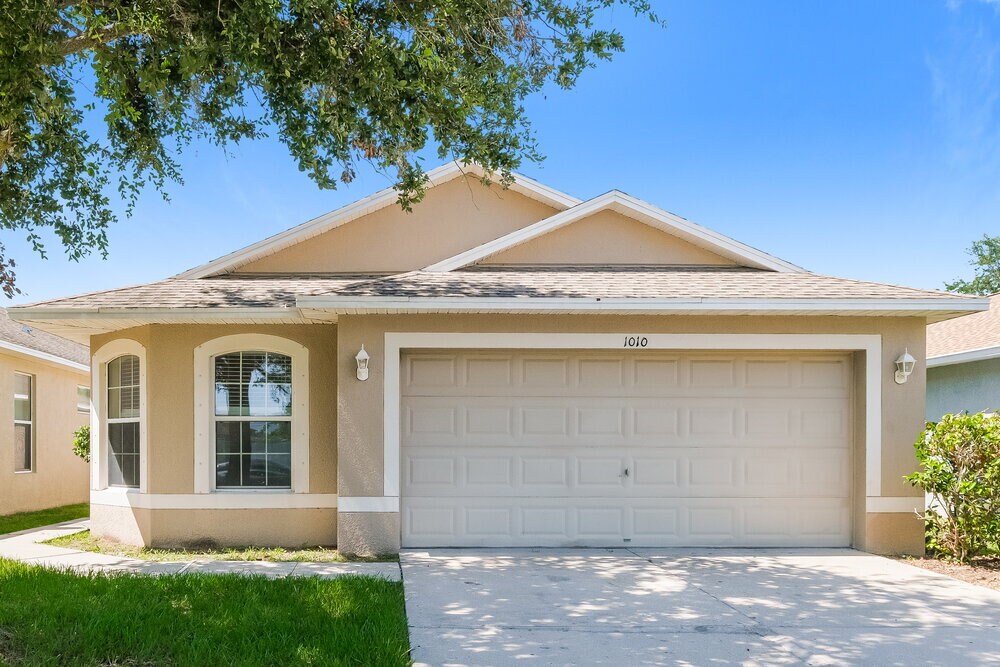 Primary Photo - 1010 Larwood Pine Dr