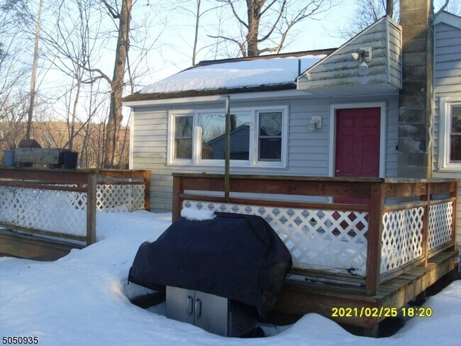 Building Photo - 2 Belford Dr
