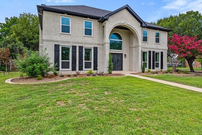 Building Photo - Luxury living on 1/2 acre in Mansfield