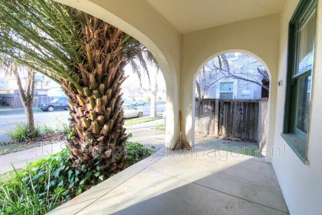 Photo - 2009 27th St House