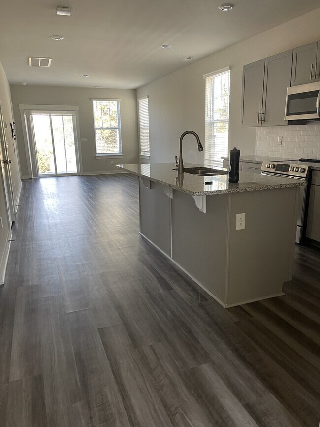 Building Photo - 4224 Aragorn Way