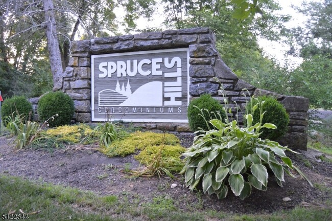 Building Photo - 310 Spruce Hills Dr